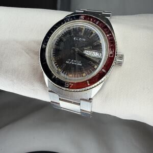 1960s ELGIN Diver Automatic Wristwatch 17 Jewels Day/Date Pepsi Bezel